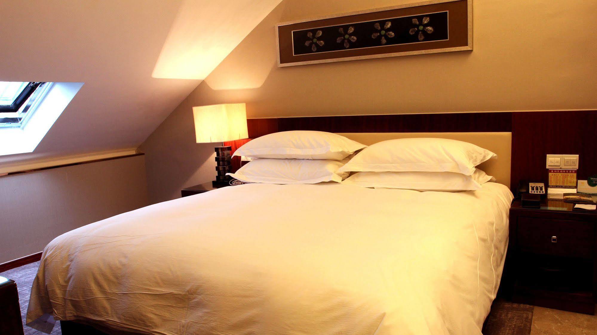Yiwu Wendemu International Hotel מראה חיצוני תמונה